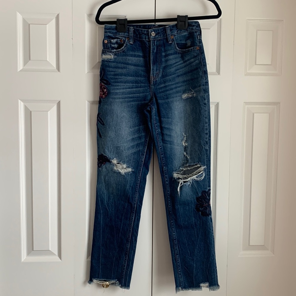 Abercrombie Floral Embroidered Jeans 26
